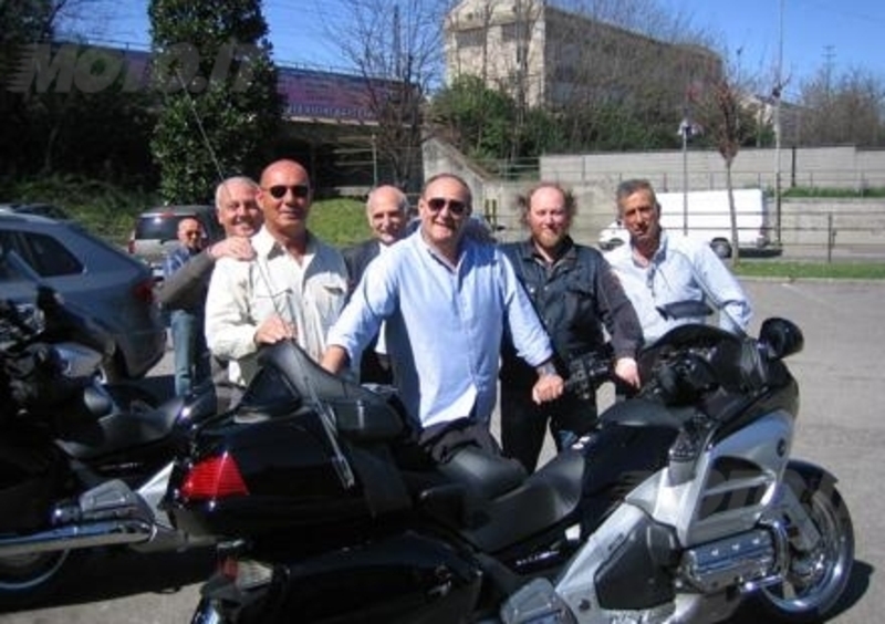 Gerry Scotti ha ritirato la sua nuova Honda Goldwing da Macchion