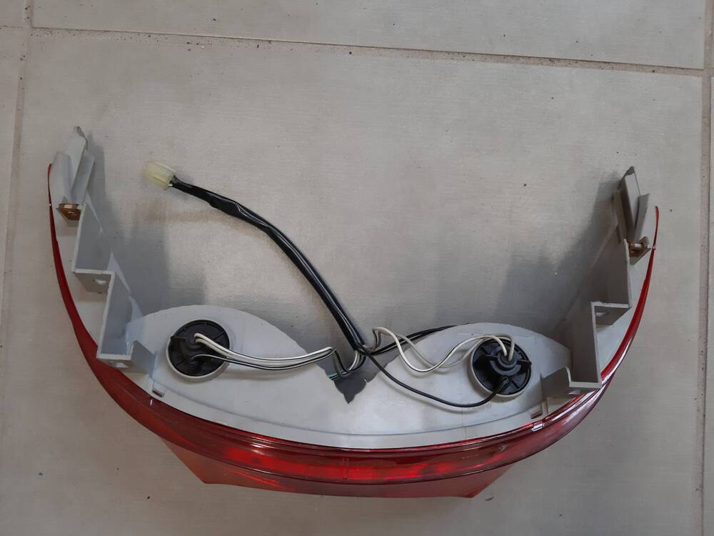 Fanale posteriore Burgman 200 2007/10 Suzuki (2)