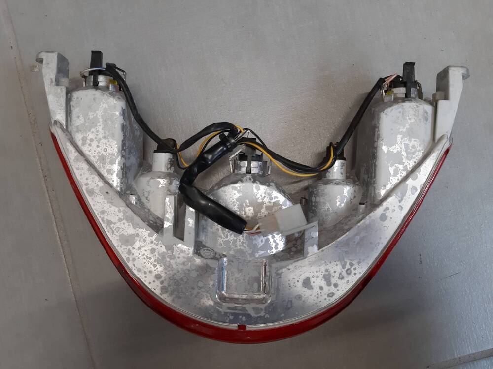 Fanale posteriore Piaggio Beverly (3)