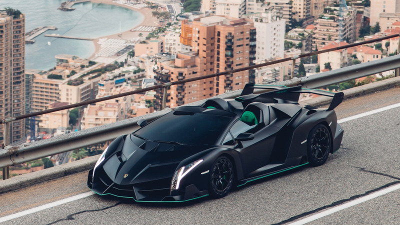 Lamborghini Veneno Roadster: all&#039;asta una delle 9 supercar realizzate