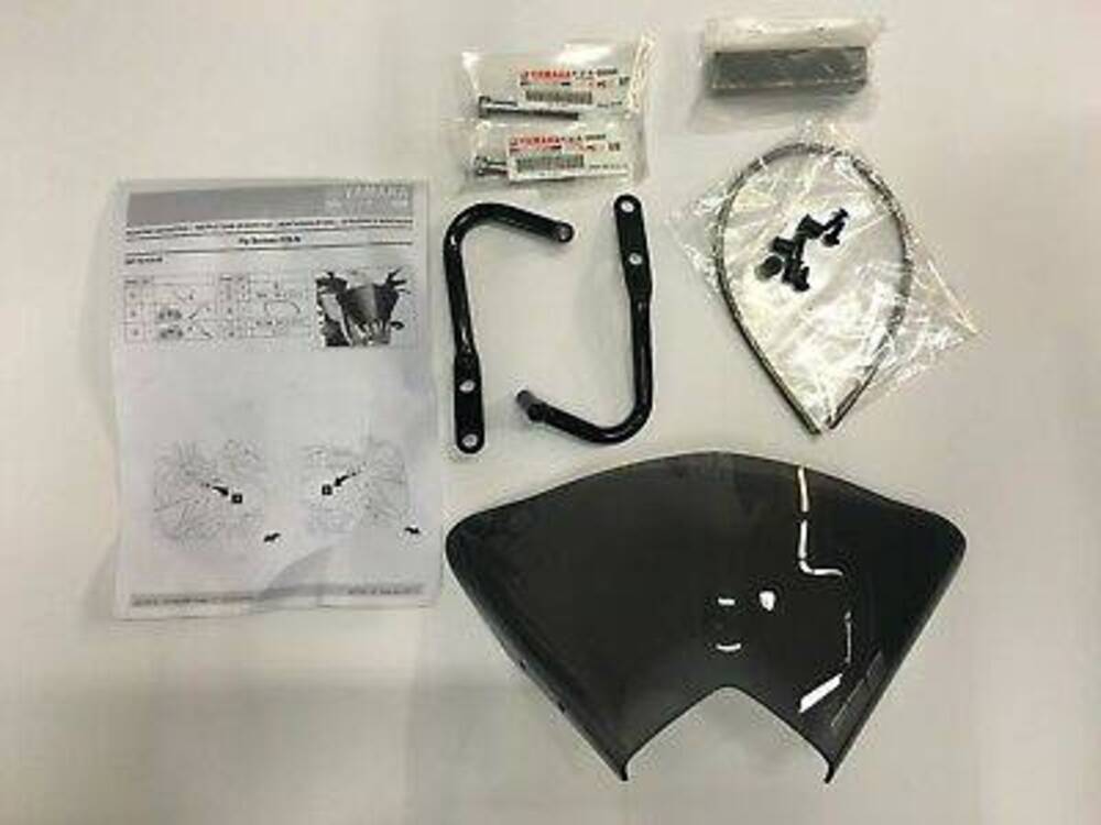 39PF61C00000 SCHERMO CUPOLINO Fume Orig.Yamaha