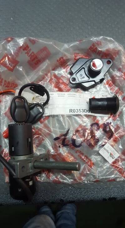 KIT SERRATURE SPORTCITY 125 200 250 Aprilia