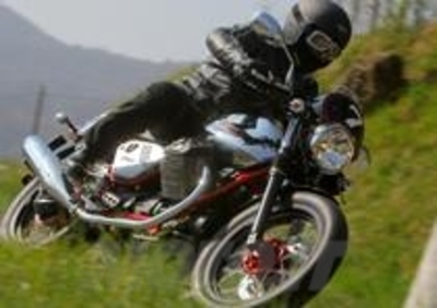 Moto Guzzi V7 2012 