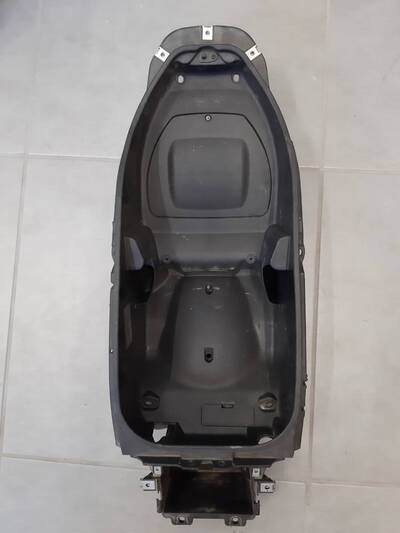 Vano sottosella Piaggio Beverly