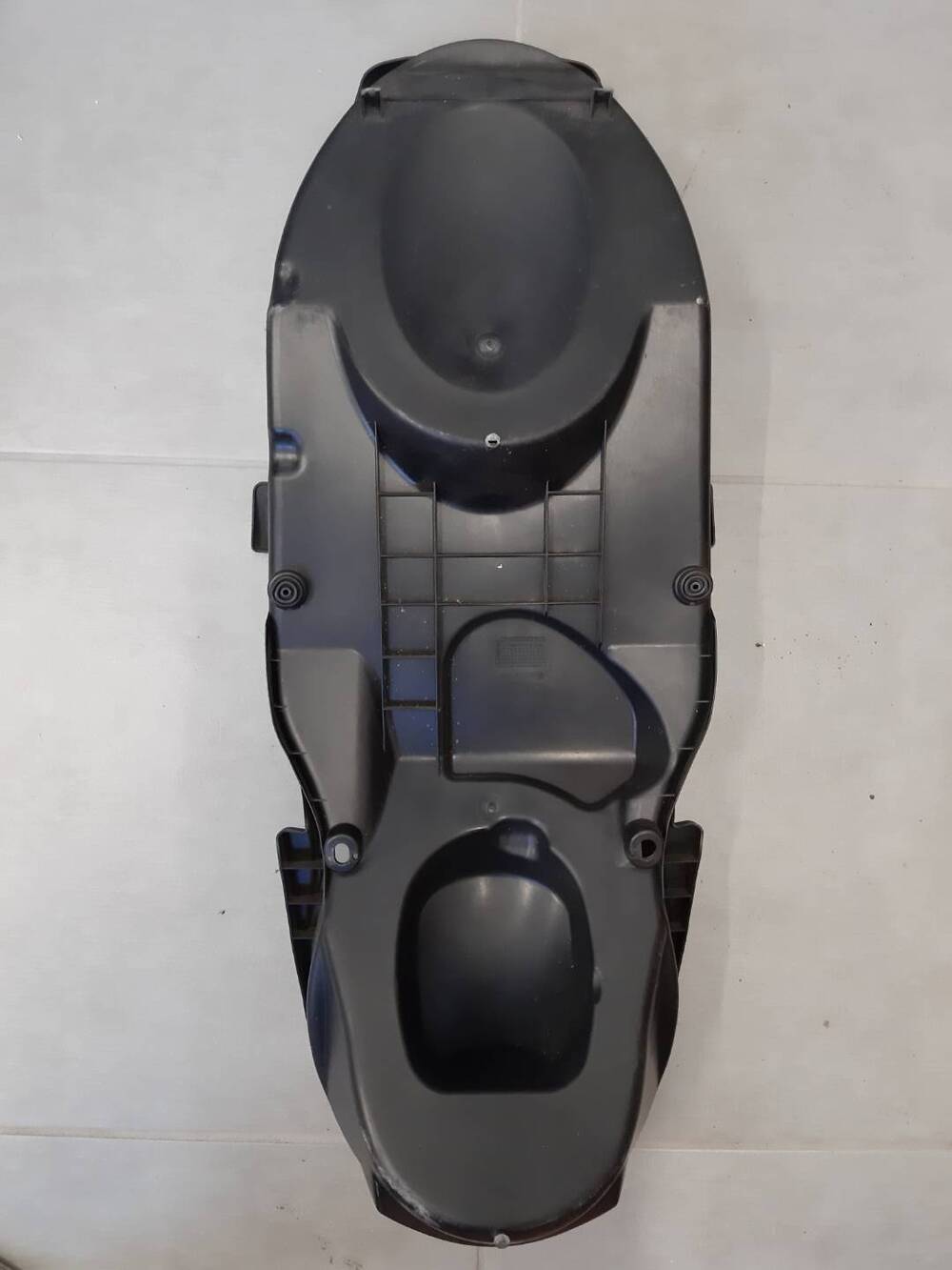 Vano sottosella Yamaha XMax up 125 (2)