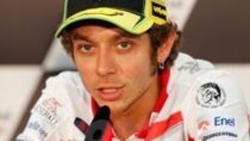 Rossi: &quot;Faccio fatica a curvare e perdo tempo&quot;