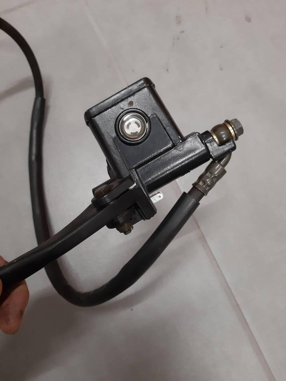 Pinza +pompa Keeway x blade 50 (6)