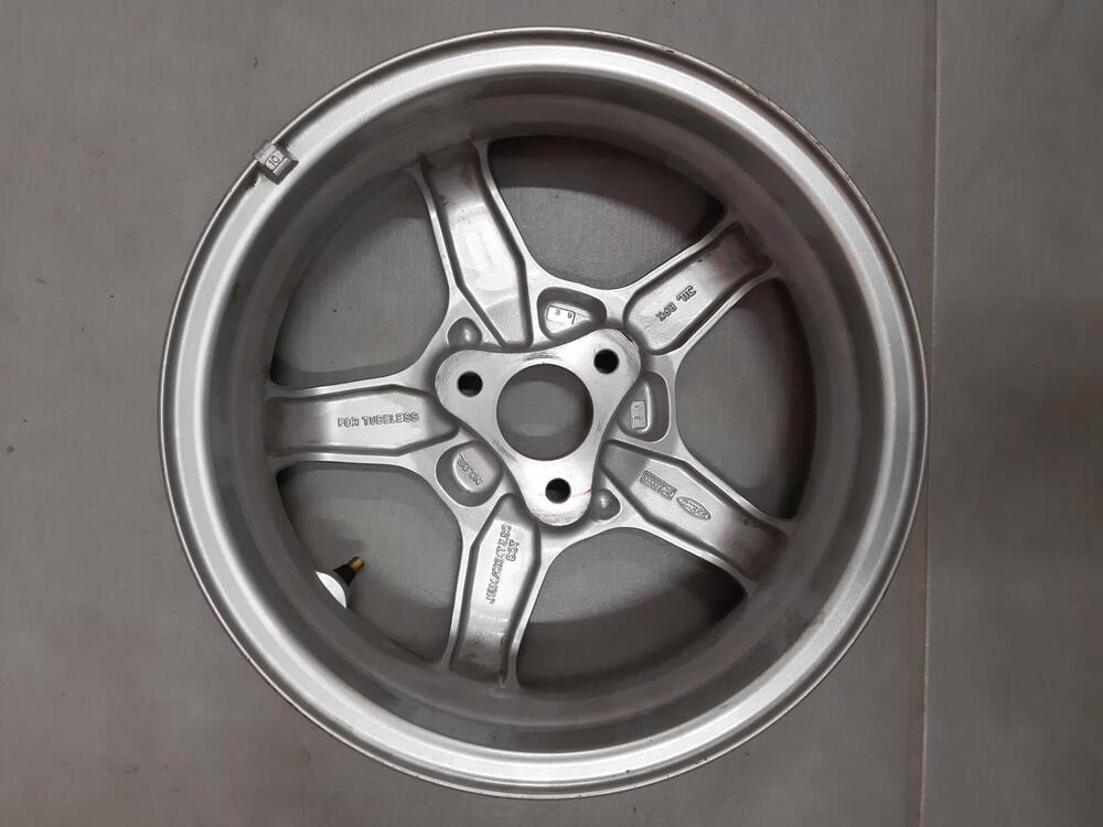 Cerchio posteriore Suzuki Burgman 400 (2)