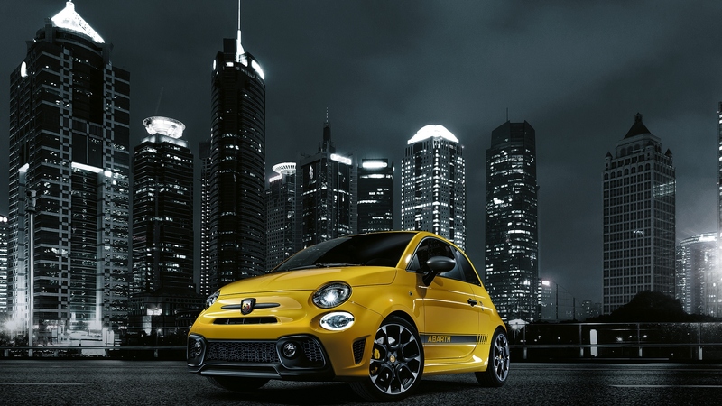 Abarth 595 restyling: la piccola dello scorpione si rif&agrave; il look