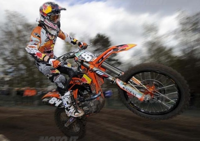 I Pirelli Scorpion MX monopolizzando il podio MX1 e MX2 in Olanda