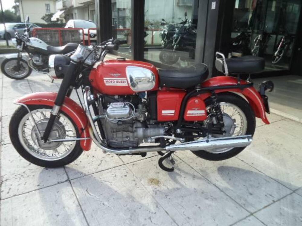 Moto Guzzi V7 703 (2)