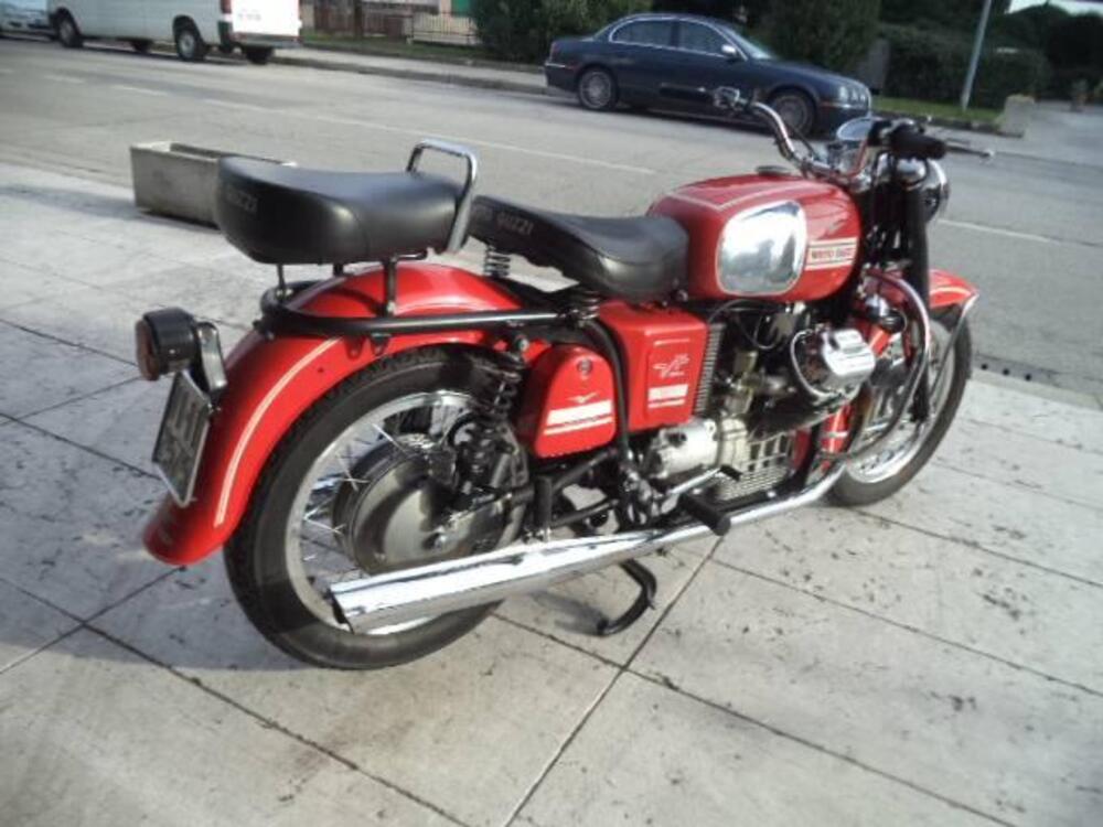 Moto Guzzi V7 703 (5)