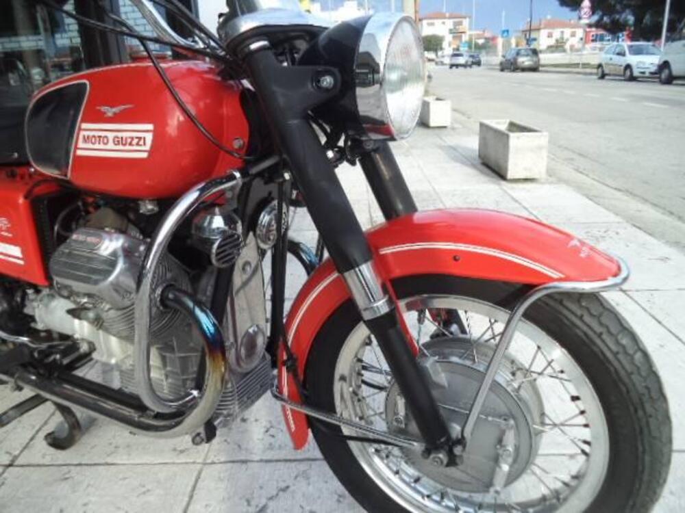 Moto Guzzi V7 703 (8)