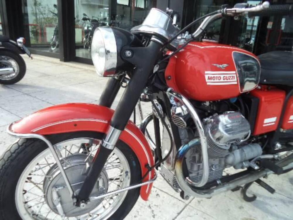 Moto Guzzi V7 703 (9)