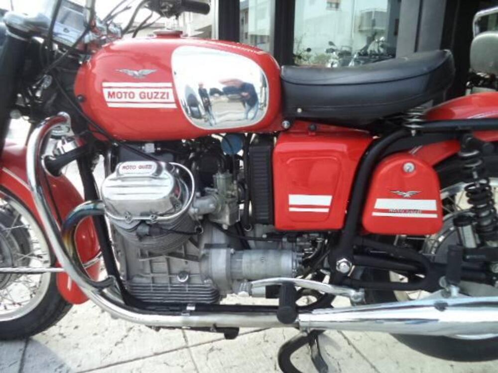 Moto Guzzi V7 703 (11)