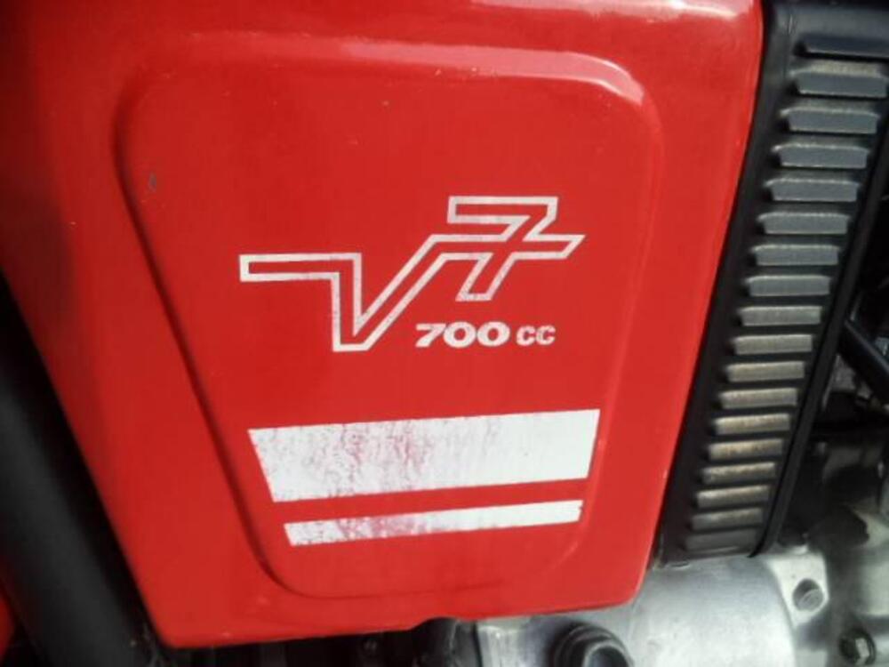 Moto Guzzi V7 703 (16)