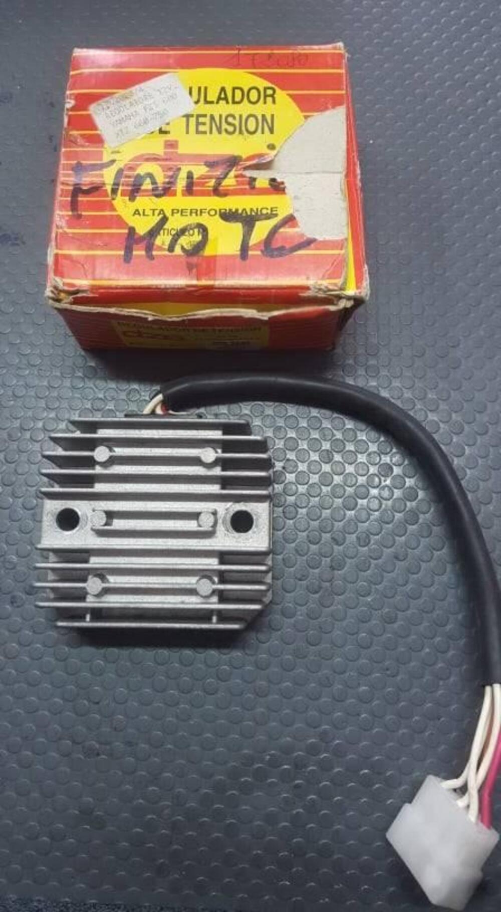 REGOLATORE DI TENSIONE YAMAHA FZF 600 XTZ 660 750 Sgr