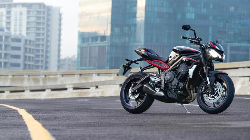 Nuova Triumph Street Triple R: ecco foto, dati e prezzo!