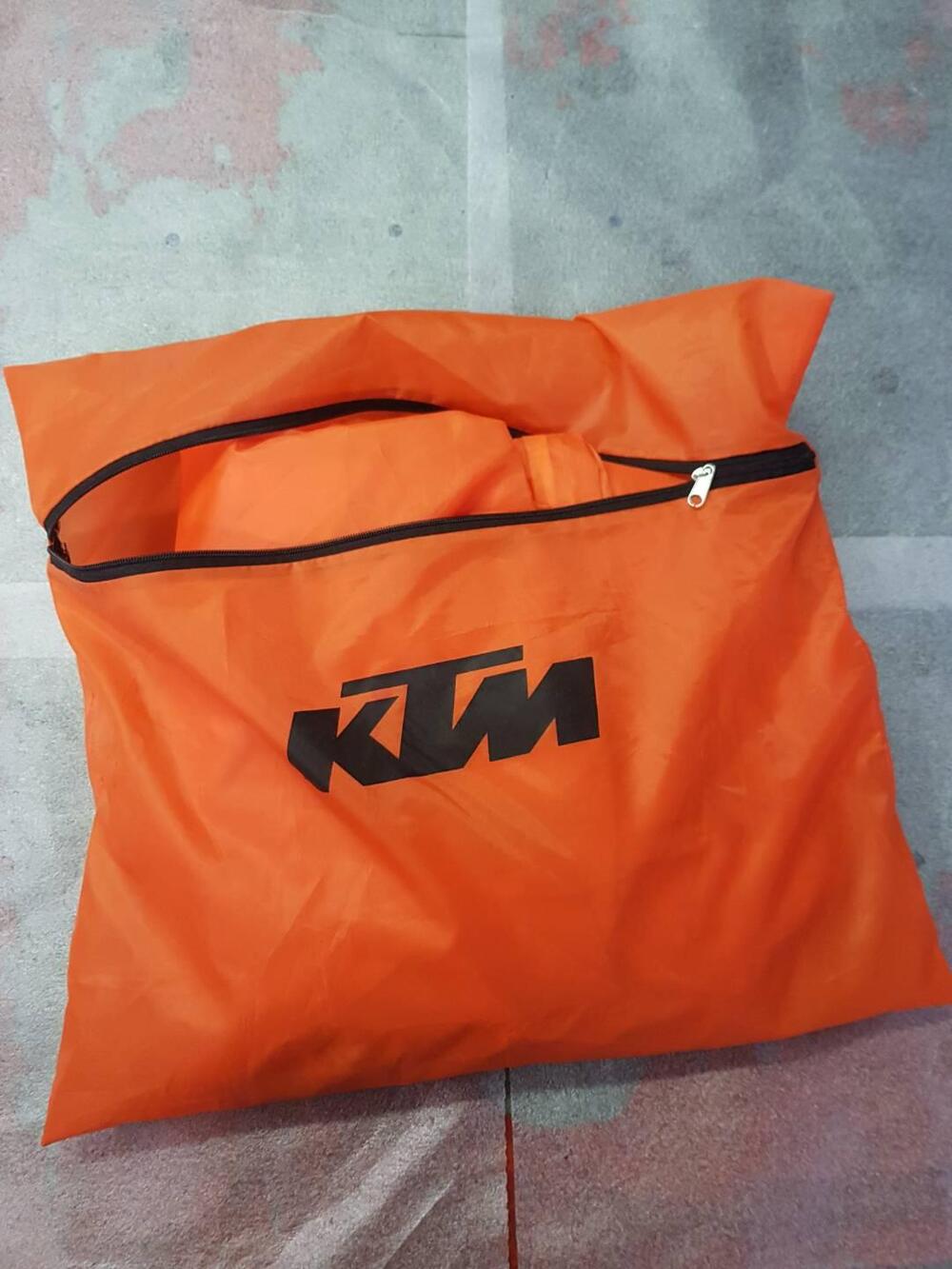 COPRIMOTO USO ESTERNO PER KTM 690 DUKE