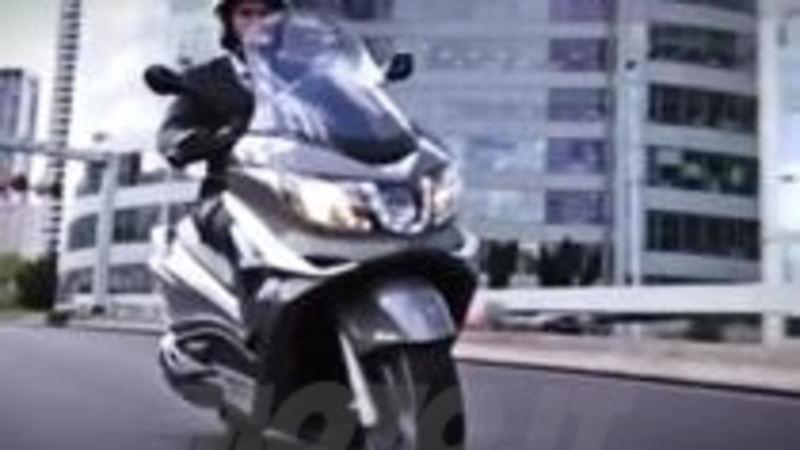 Moto.it presenta il Piaggio X10