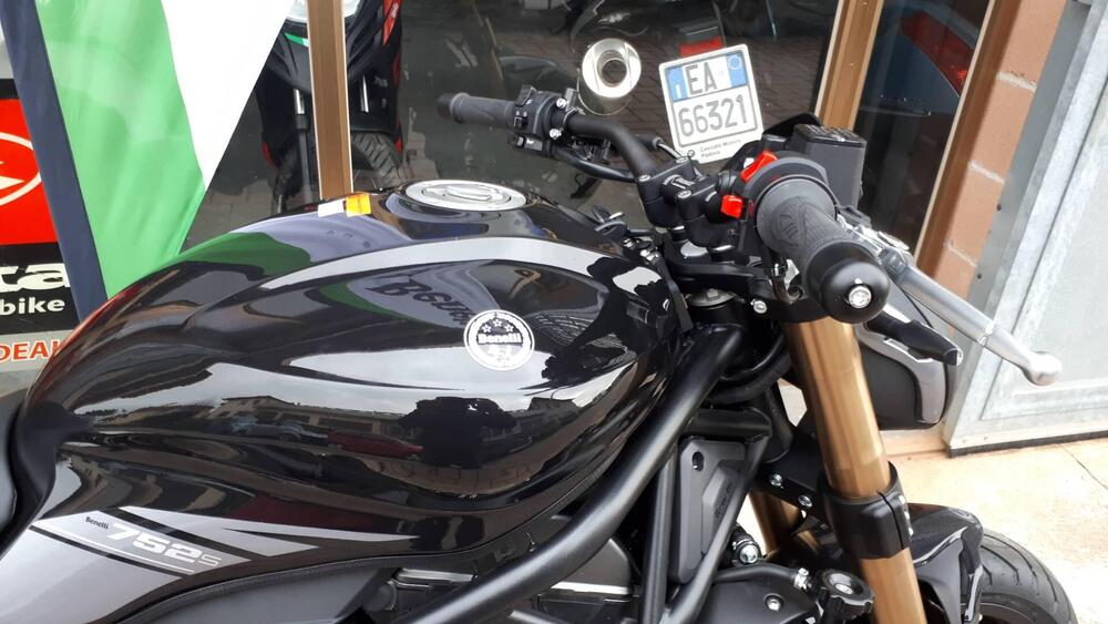 Benelli 752 S (2022 - 25) (14)