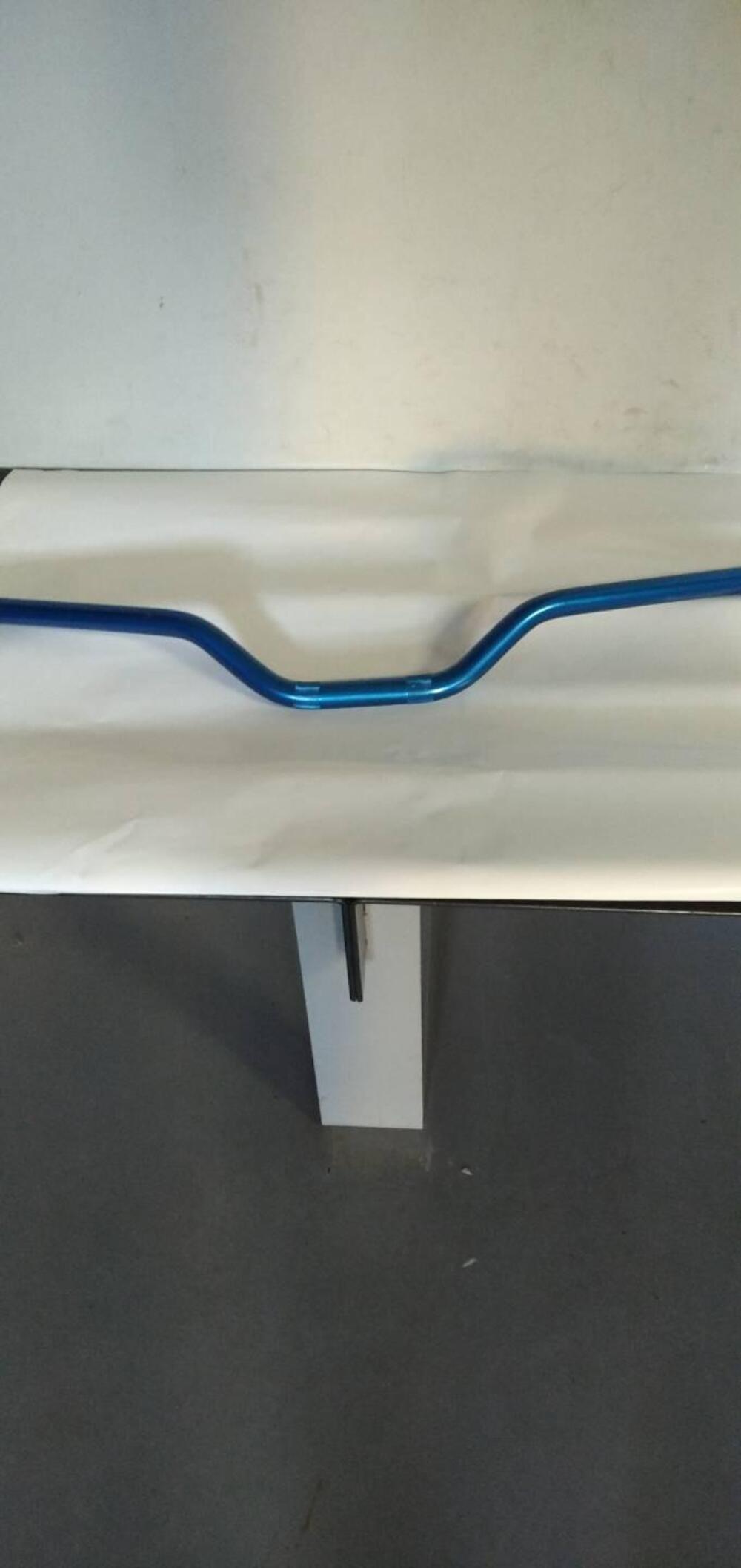 MANUBRIO ERAGL BLU DIAM.22 Rizoma