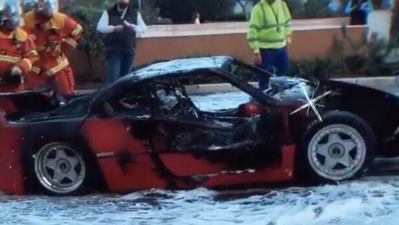 Max Biaggi e la Ferrari F40 in fiamme