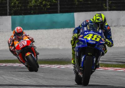 MotoGP. Marquez resta con Honda per battere il record di Rossi