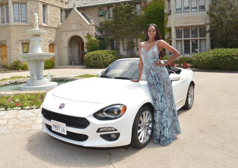 La &ldquo;Playmate 2016&rdquo; viaggia in Fiat 124 Spider