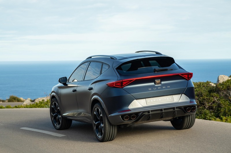 La Cupra Formentor molto vicina alla serie in azione