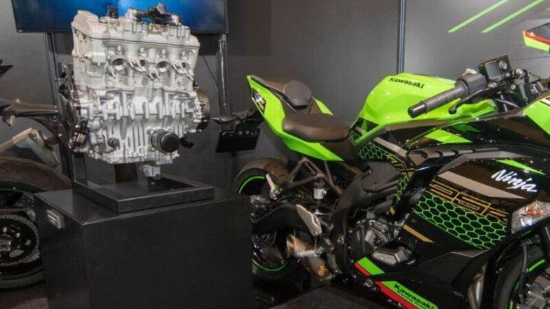 Kawasaki Ninja ZX-25R, svelato anche il 4 cilindri da 17.000 giri