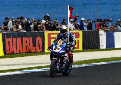 SBK 2020, Toprak Razgatlioglu vince un'entusiasmante gara1 a Phillip Island 