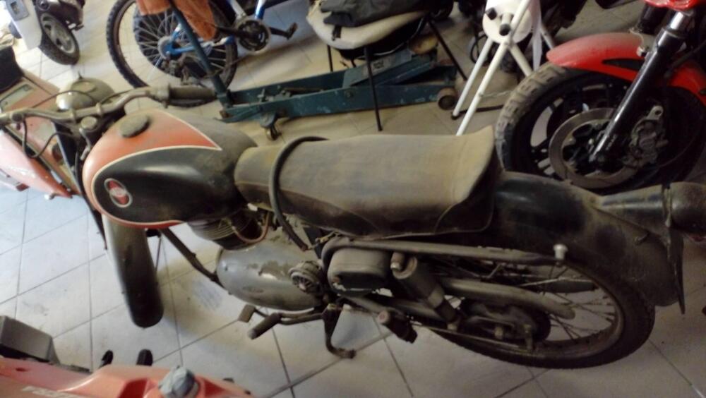 Gilera  150 sport (4)