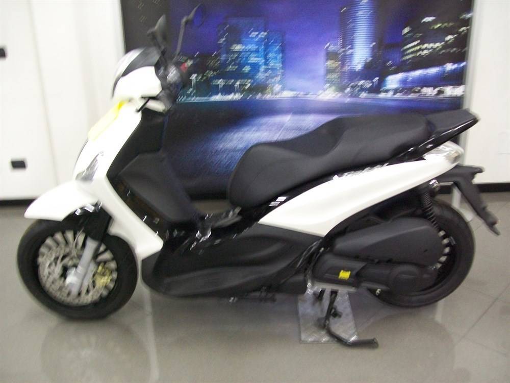 Piaggio Beverly 300 S i.e. (2015 - 16) (3)