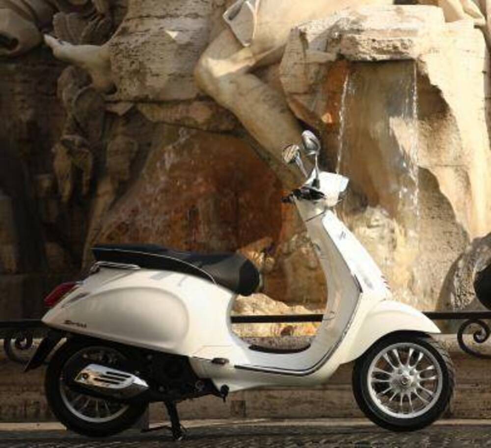 Vespa Sprint 50 2T (2014 - 17) (2)
