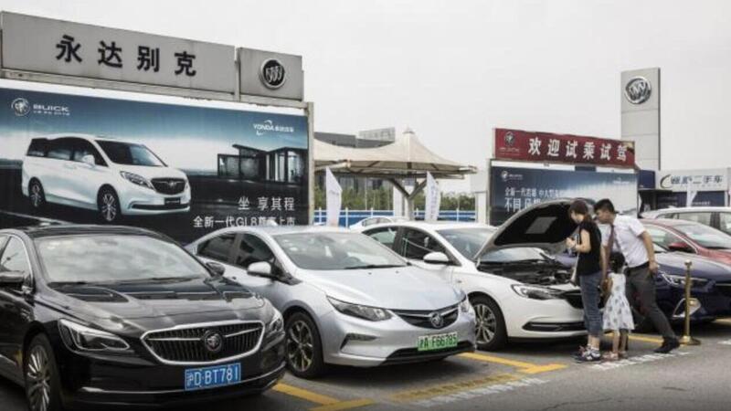 Cina e Coronavirus, il mercato dell&#039;auto va a picco. Arrivano i primi incentivi