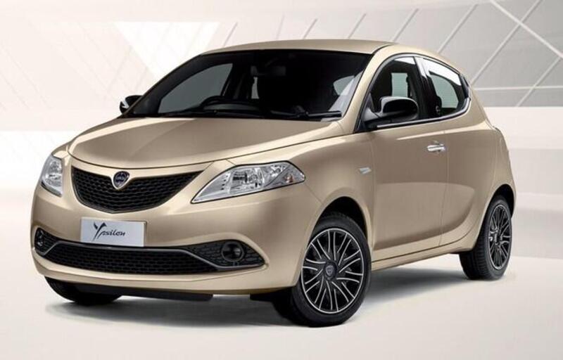 Lancia Ypsilon, debutta la versione mild-hybrid