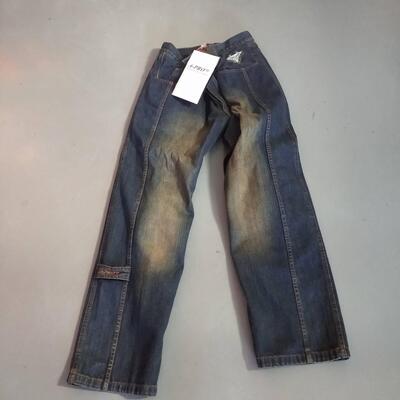 PANTALONE JEANS CON PROTEZ. A-PRO