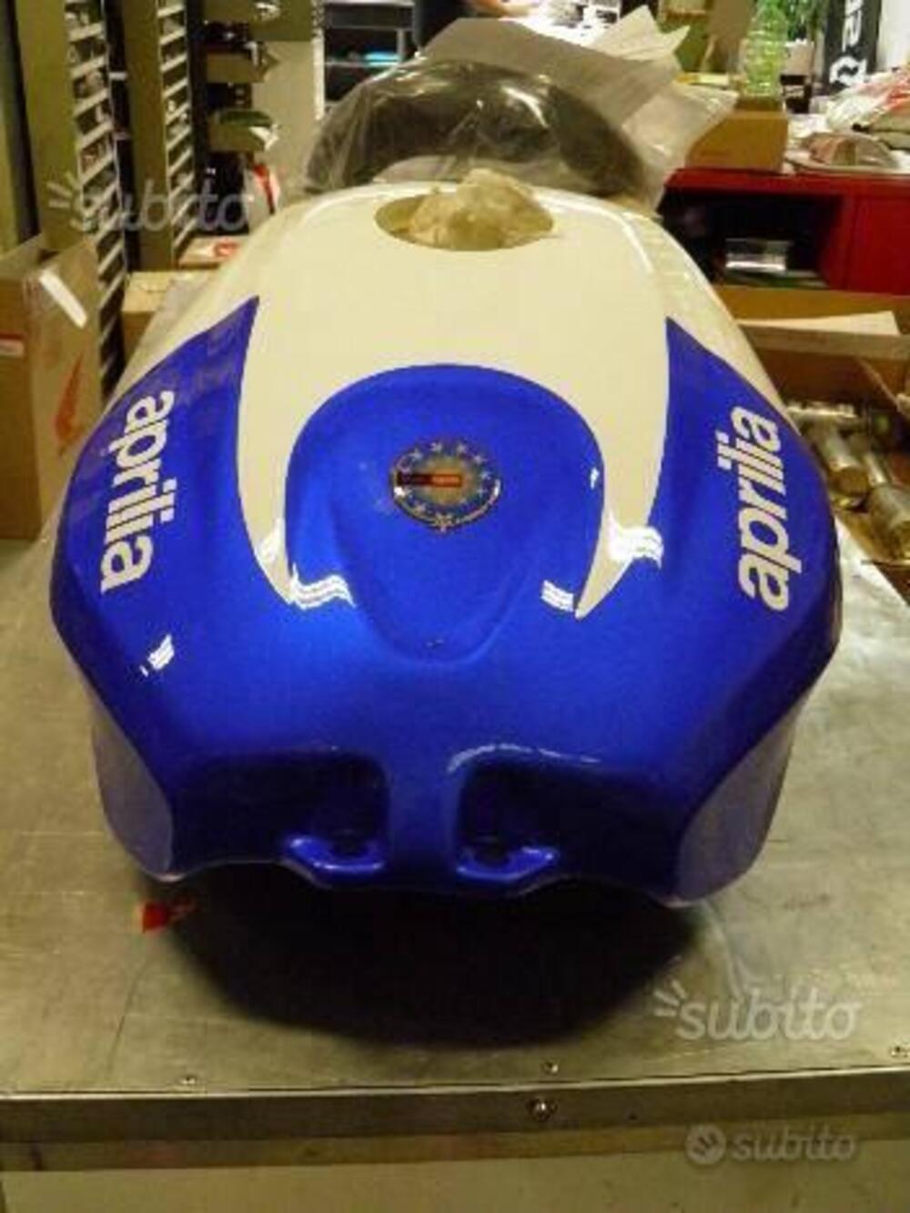 SERBATOIO PER APRILIA TUONO 1000 USATO (2)