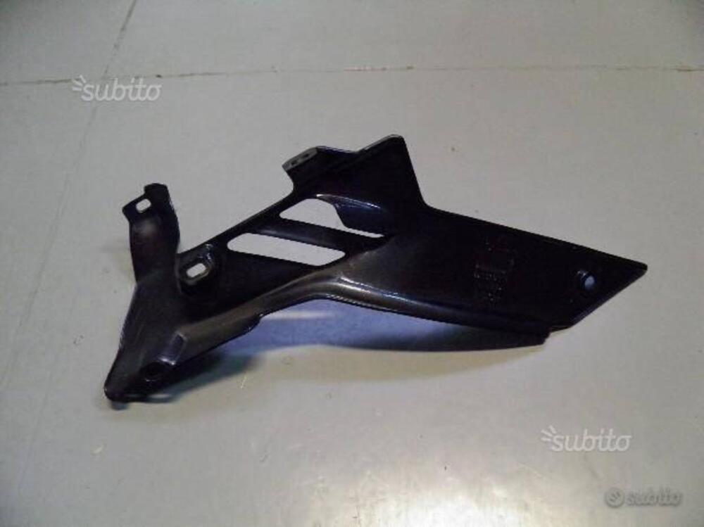 CHIUSURA FIANCHETTO DESTRO BLU PER APRILIA ETV1000 (2)