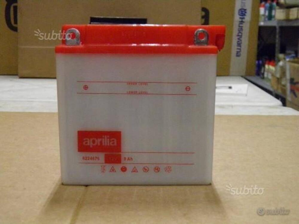 BATTERIA 9 AH ORIGINALE APRILIA COD. AP8224676
