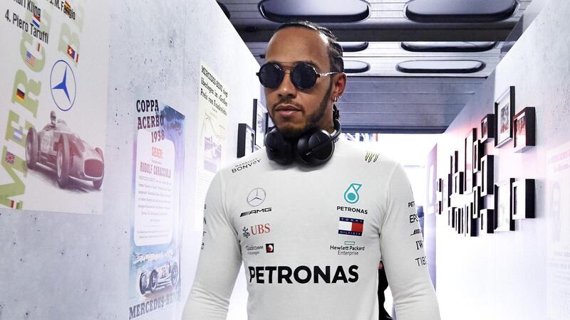 Formula 1, Hamilton: &laquo;Ferrari? Grande team, ma mi trovo bene in Mercedes&raquo;