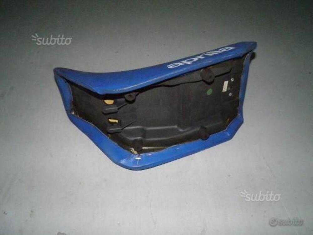 SELLA PER APRILIA. CODICE AP8129103. (4)