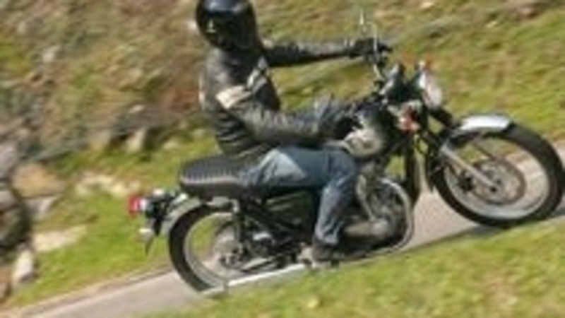 Kawasaki W 800, accensione spia FI