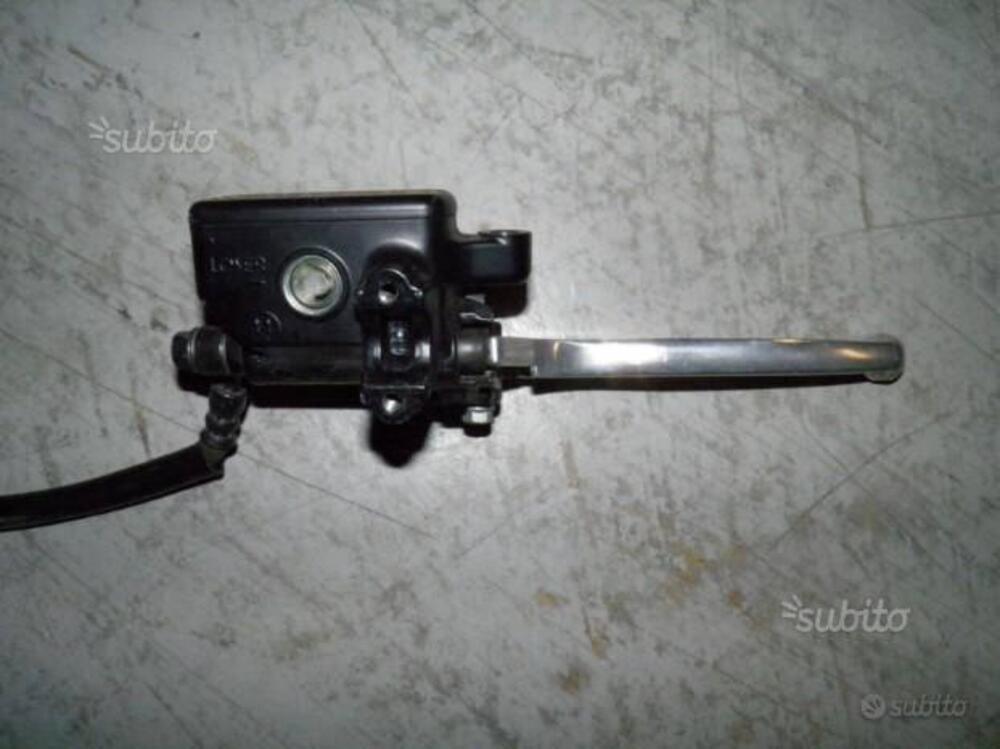 POMPA FRENO DX USATA CON LEVA PER HONDA SW T 400 (2)