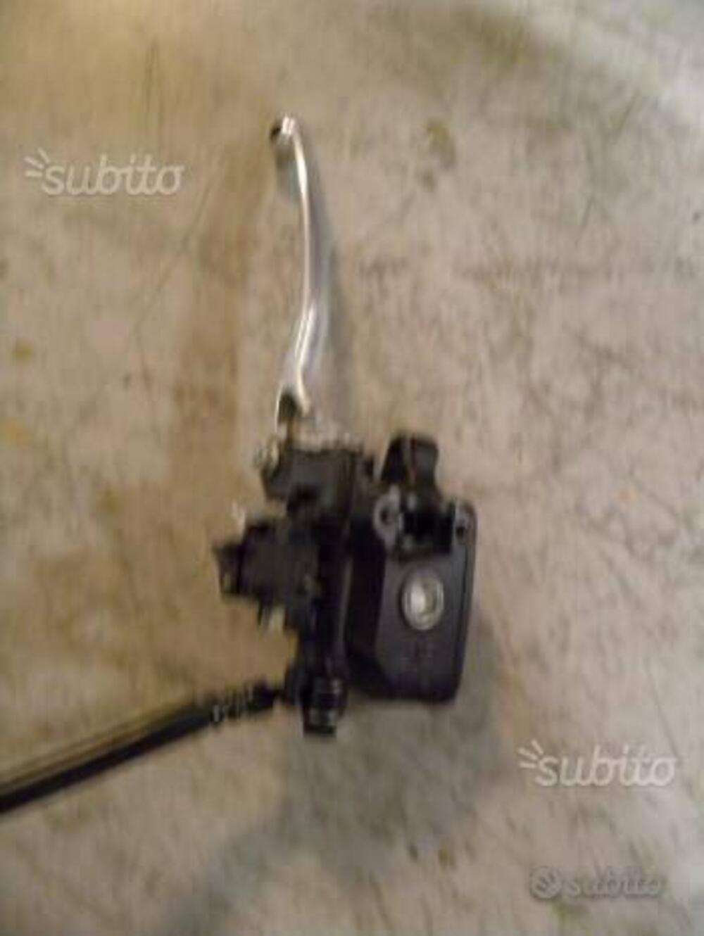 POMPA FRENO SX USATA CON LEVA PER HONDA SW T 400 (2)