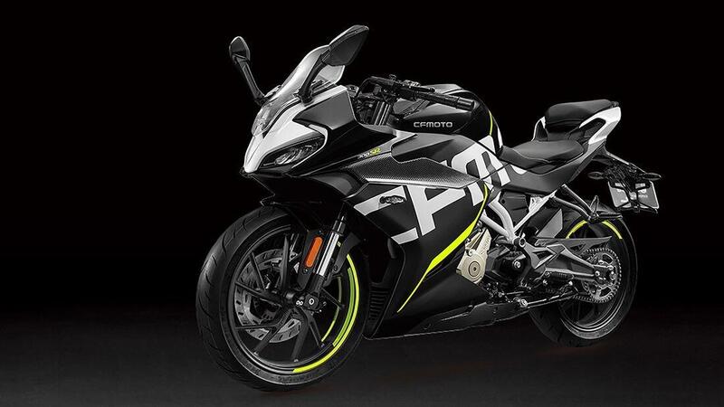 CFMoto 300SR, la sportiva anti GSX-R