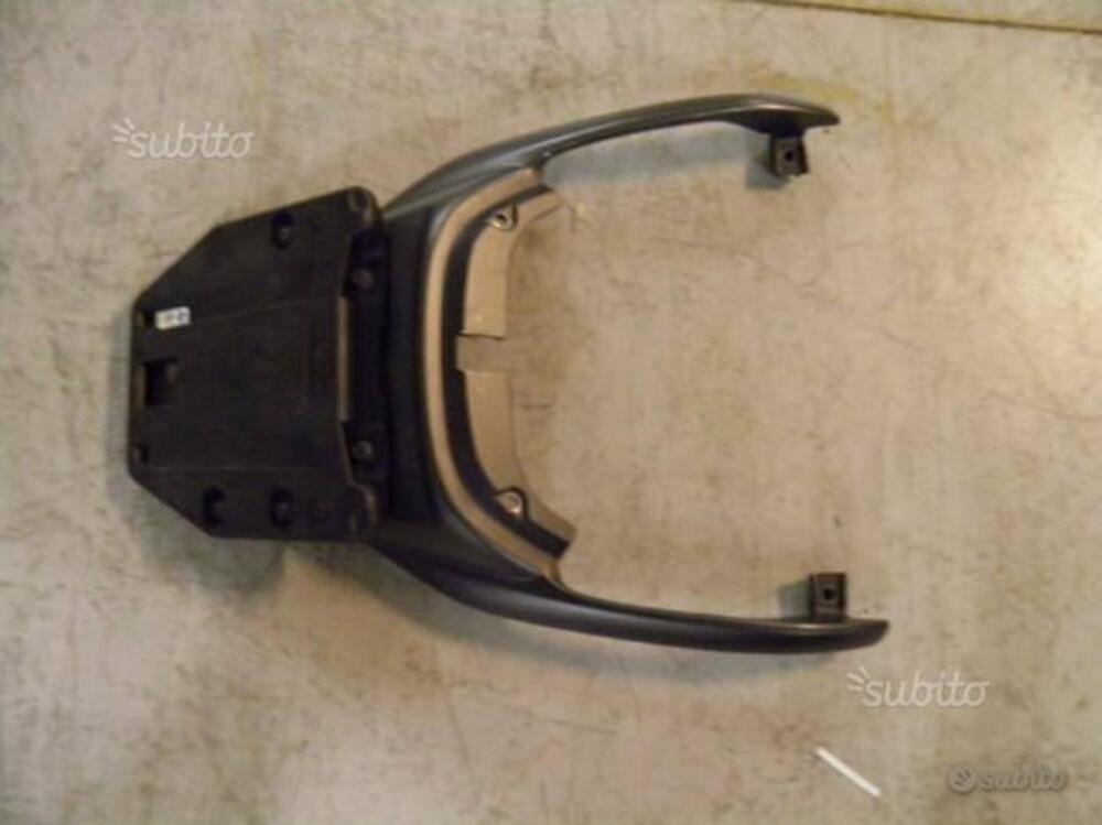 MANIGLIONE/PORTAPACCHI USATO PER HONDA SW T 400.