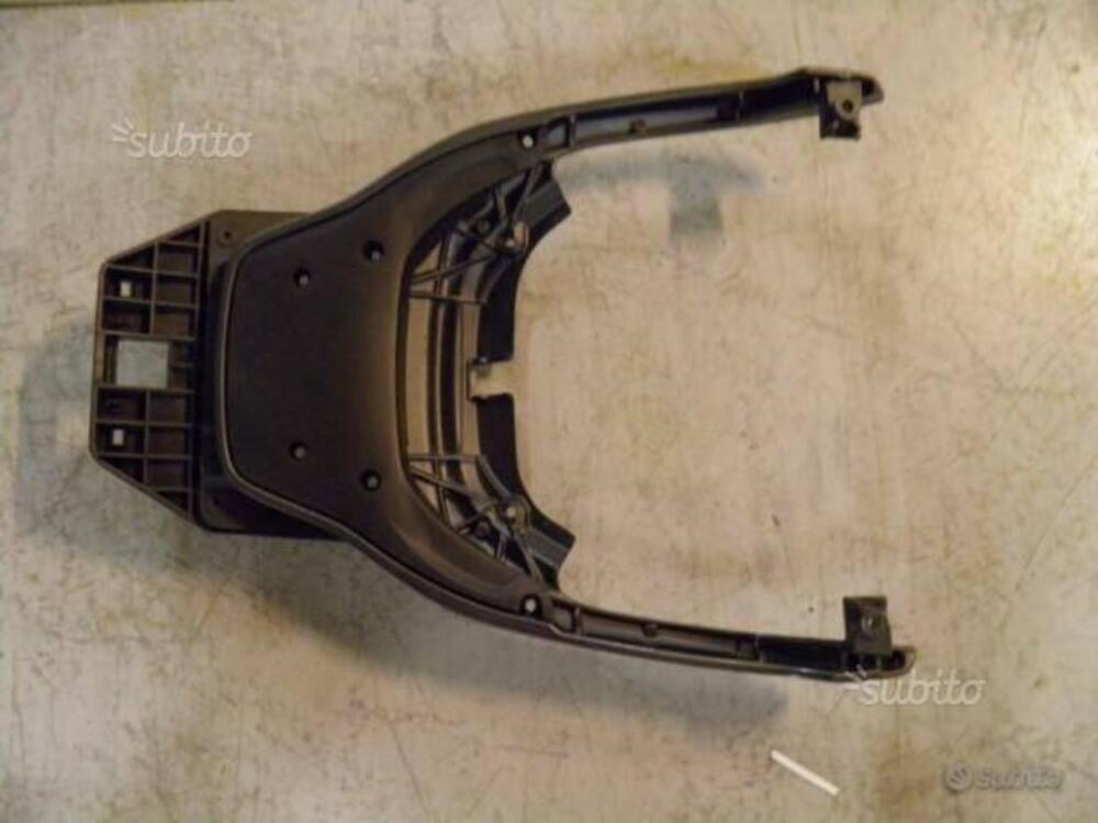 MANIGLIONE/PORTAPACCHI USATO PER HONDA SW T 400. (2)