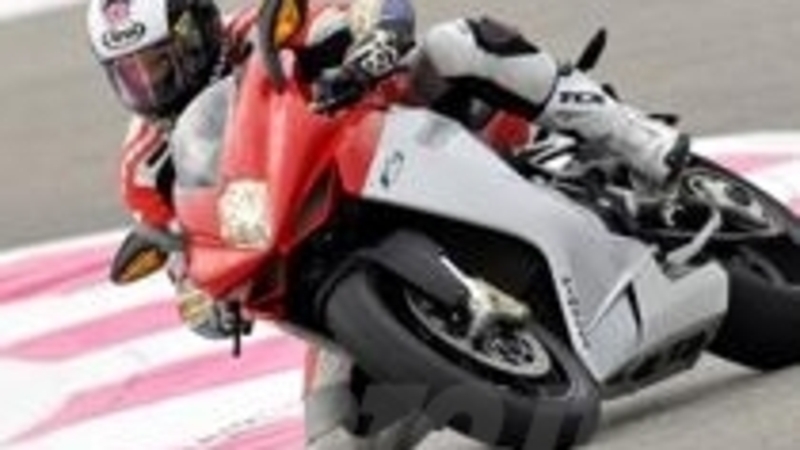 Siglato l&#039;accordo tra il Gruppo MV Agusta e AXA Assistance